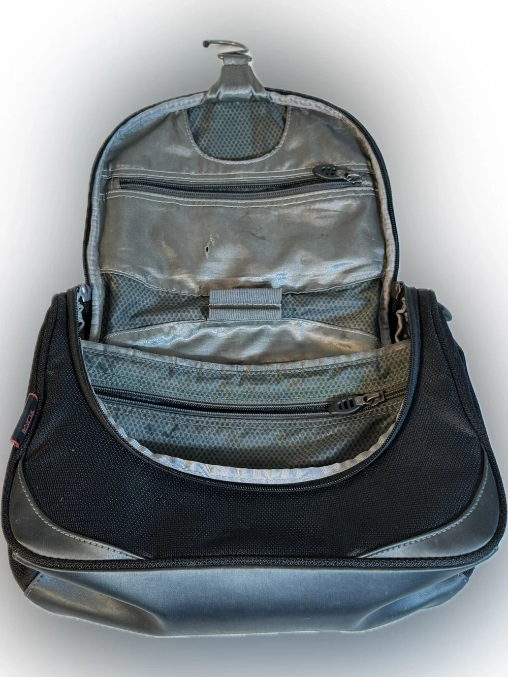TUMI T-Tech Hanging Travel Toiletry Bag Black Organizer Zip Case